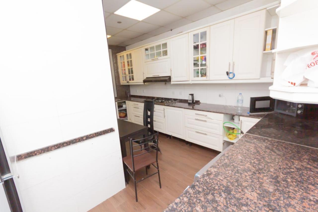 Small Budget Rooms For 'Girls' Only In Dubai, Marina Екстер'єр фото