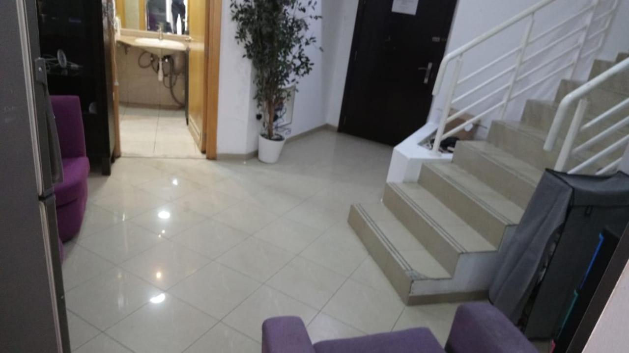 Small Budget Rooms For 'Girls' Only In Dubai, Marina Екстер'єр фото
